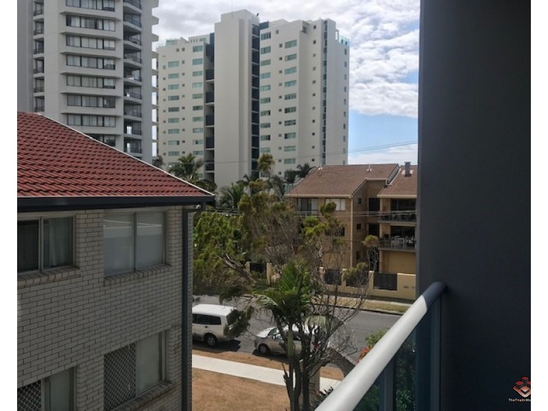 208/20 Labrador Street, Labrador QLD 4215