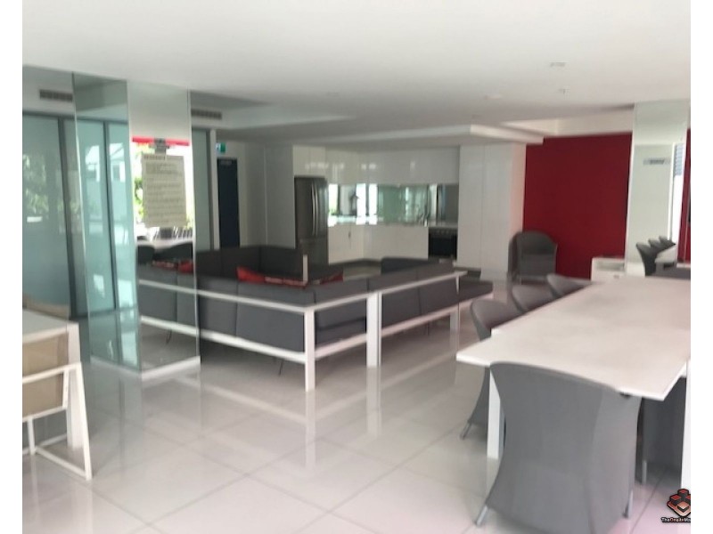 208/20 Labrador Street, Labrador QLD 4215