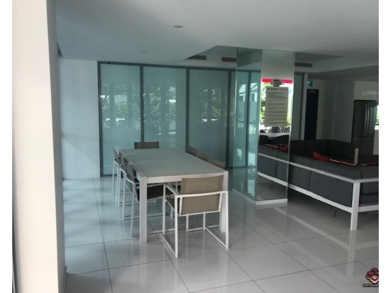 208/20 Labrador Street, Labrador QLD 4215