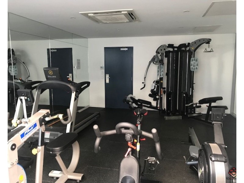 208/20 Labrador Street, Labrador QLD 4215