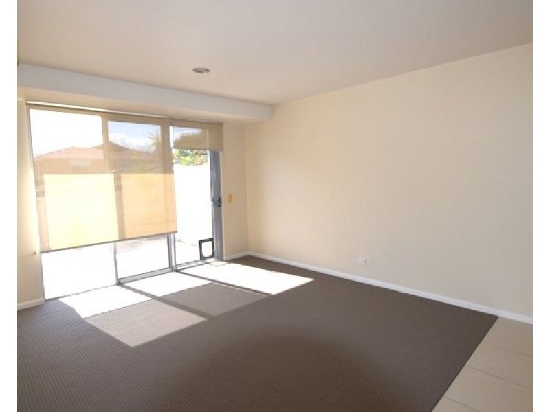 10 Victor Avenue, Paradise Point QLD 4216