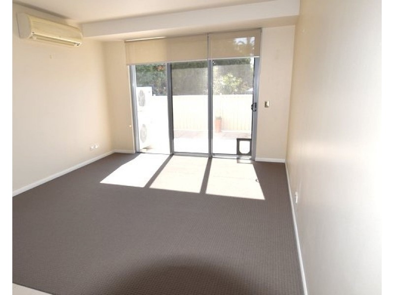 10 Victor Avenue, Paradise Point QLD 4216