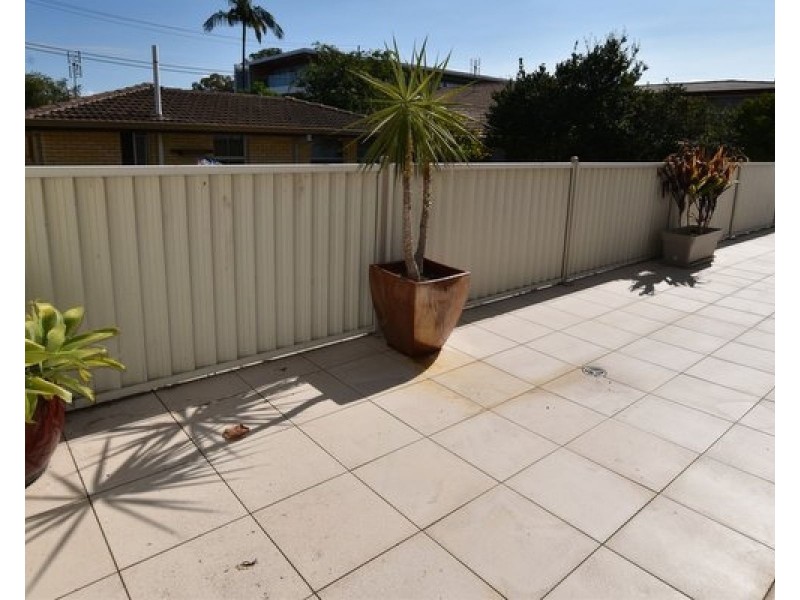 10 Victor Avenue, Paradise Point QLD 4216