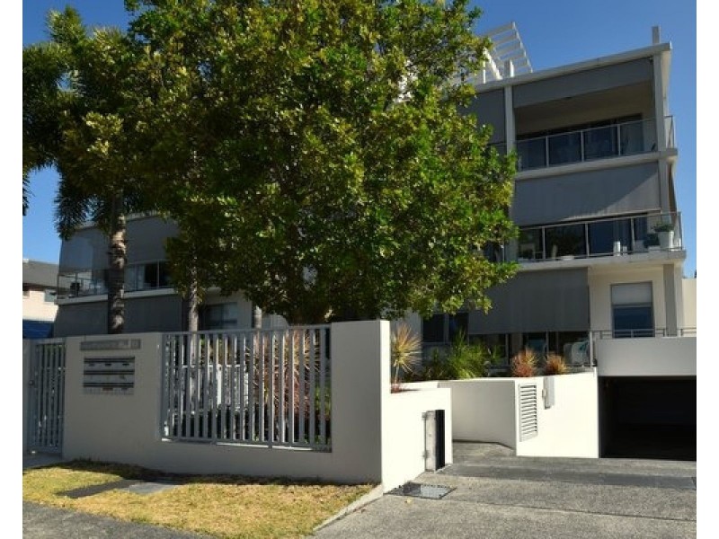 10 Victor Avenue, Paradise Point QLD 4216