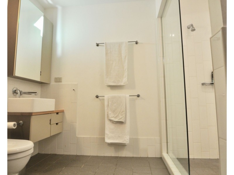 U348j/8 Skyring Terrace, Teneriffe QLD 4005