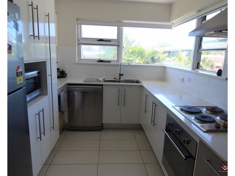 65 Manooka Drive, Cannonvale QLD 4802