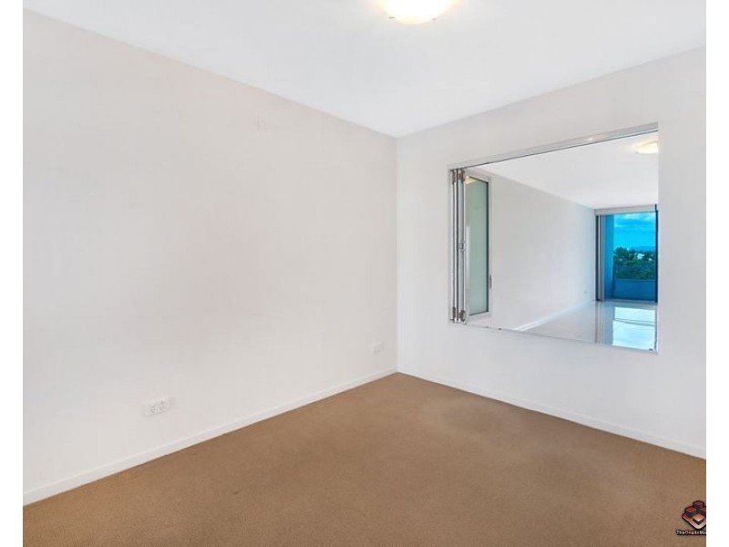 43 Harbour Town Drive, Biggera Waters QLD 4216