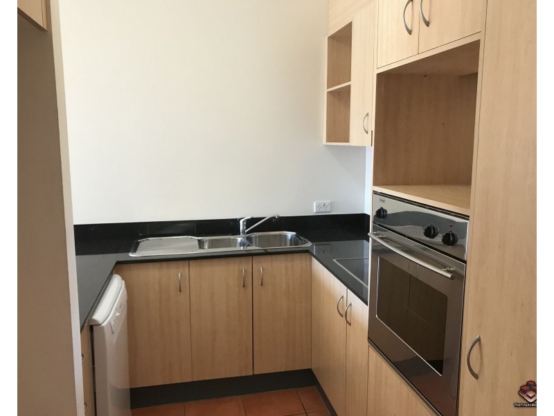 24 Slatyer Avenue, Bundall QLD 4217