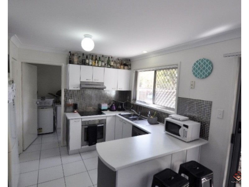 130 Jutland Street, Oxley QLD 4075