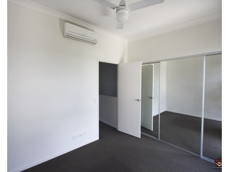 5036 Emerald Islands Drive, Carrara QLD 4211