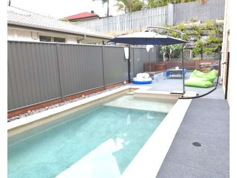 Pacific Pines QLD 4211