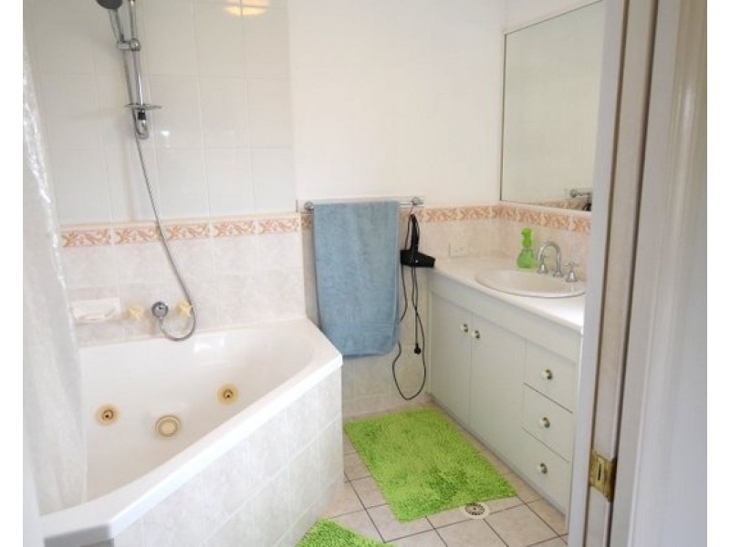 Pacific Pines QLD 4211