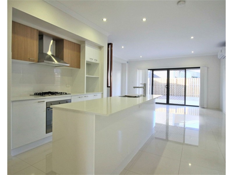 8 Diligent Place, Runcorn QLD 4113