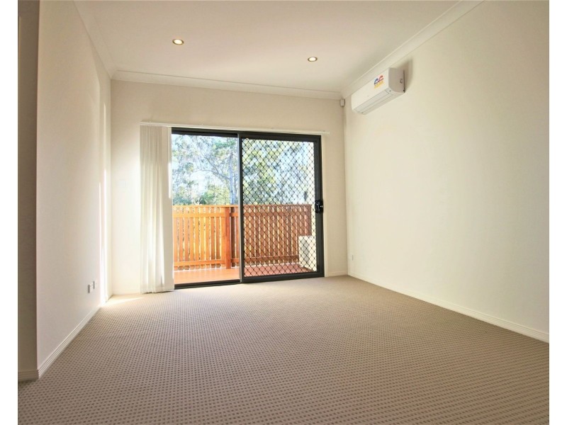 8 Diligent Place, Runcorn QLD 4113