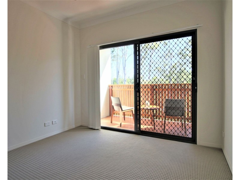 8 Diligent Place, Runcorn QLD 4113