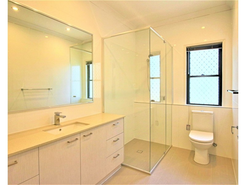 8 Diligent Place, Runcorn QLD 4113