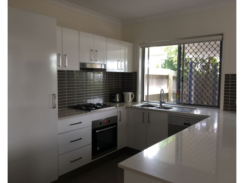 2 Photinia Crescent, Mountain Creek QLD 4557