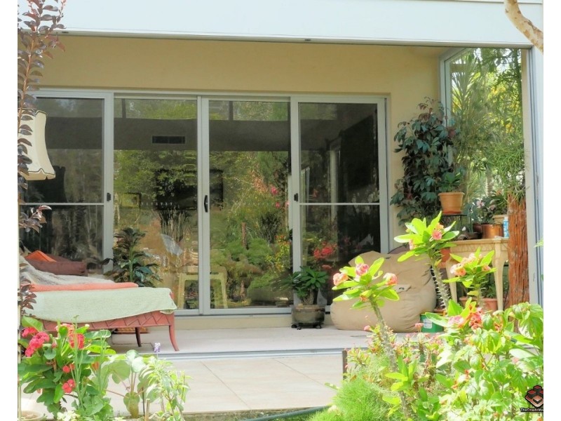 1 Halcyon Way, Hope Island QLD 4212