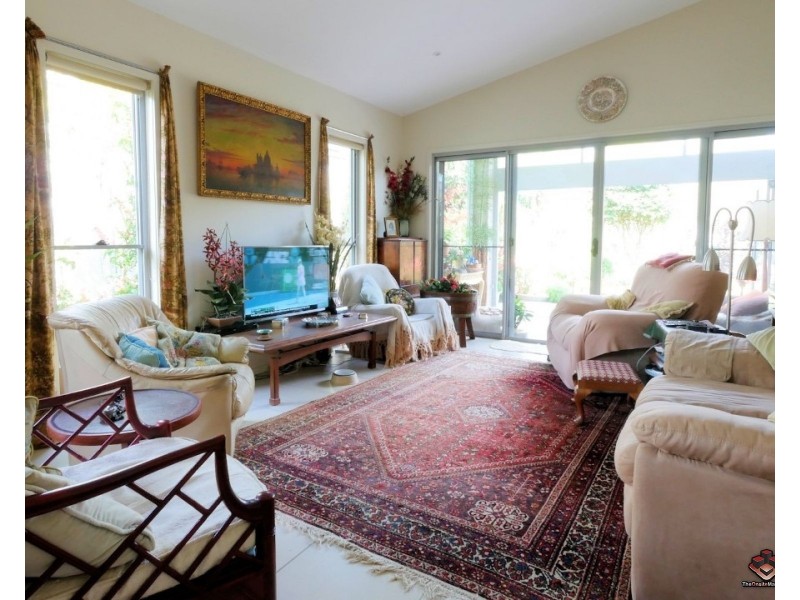 1 Halcyon Way, Hope Island QLD 4212