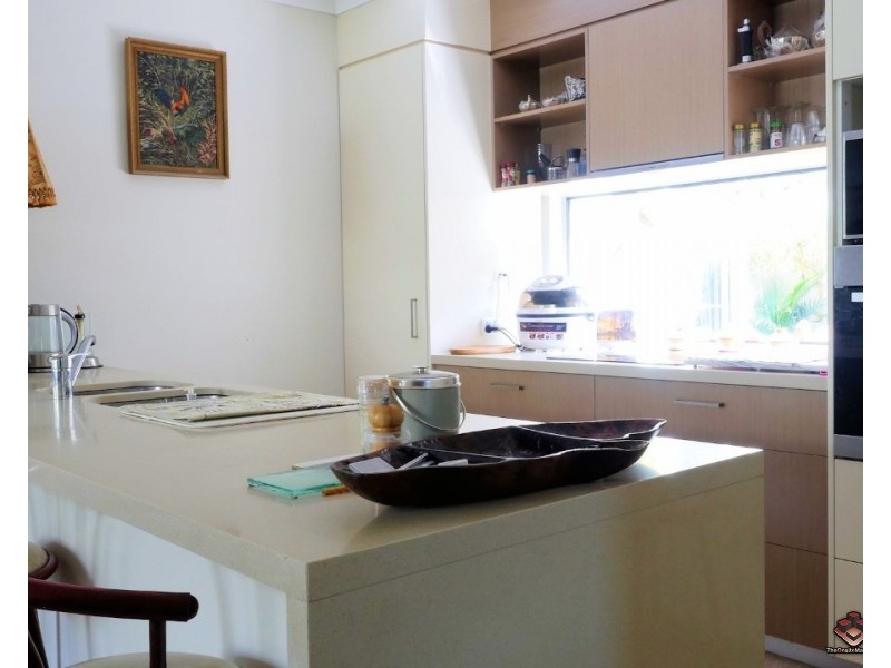 1 Halcyon Way, Hope Island QLD 4212