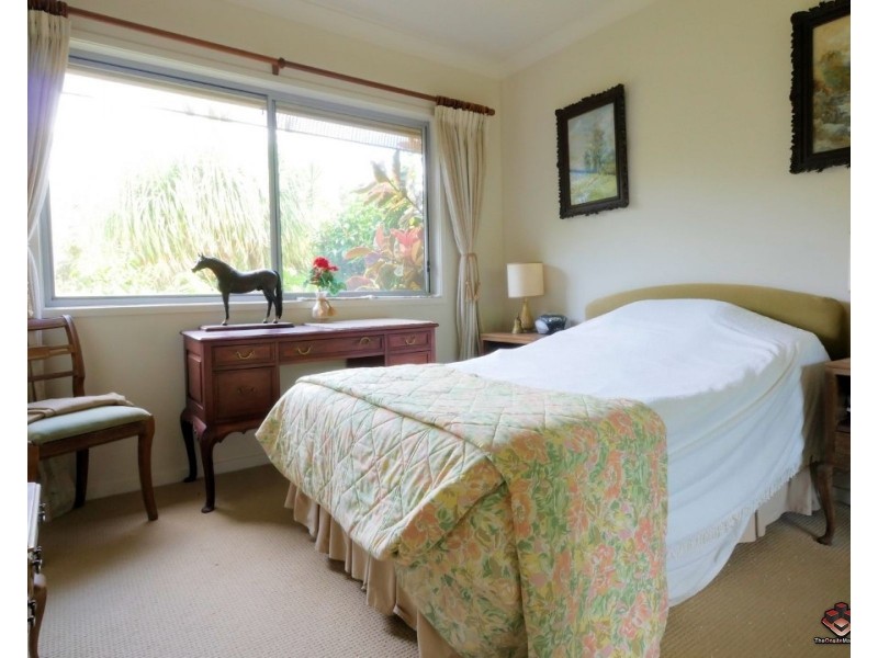 1 Halcyon Way, Hope Island QLD 4212