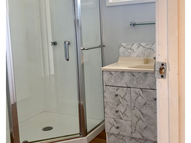 20 Saunders Street, Point Vernon QLD 4655
