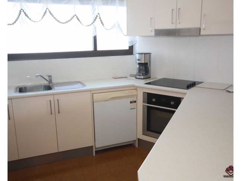 ID:3895546/9 Bayview Street, Runaway Bay QLD 4216