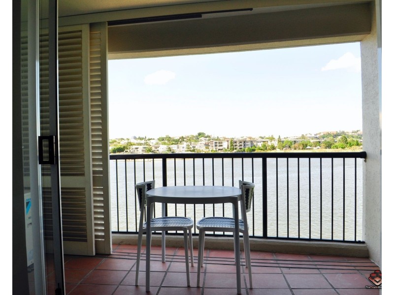 ID:3901065/39 Vernon Terrace, Teneriffe QLD 4005