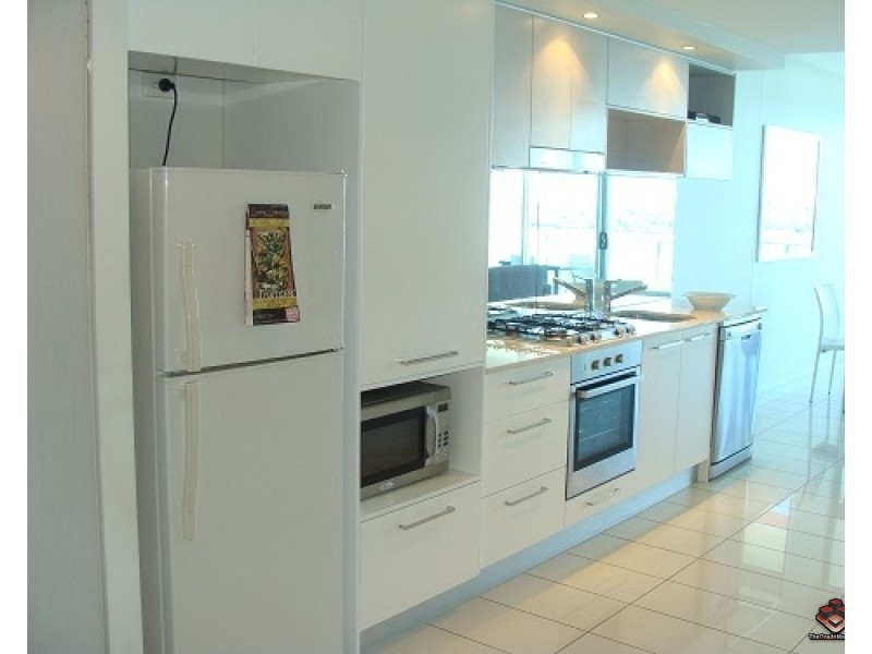 ID:3901356/21 Brighton Street, Biggera Waters QLD 4216