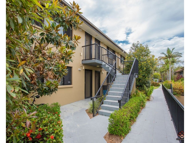 ID:3904672/7 Brown Street Labrador, Labrador QLD 4215