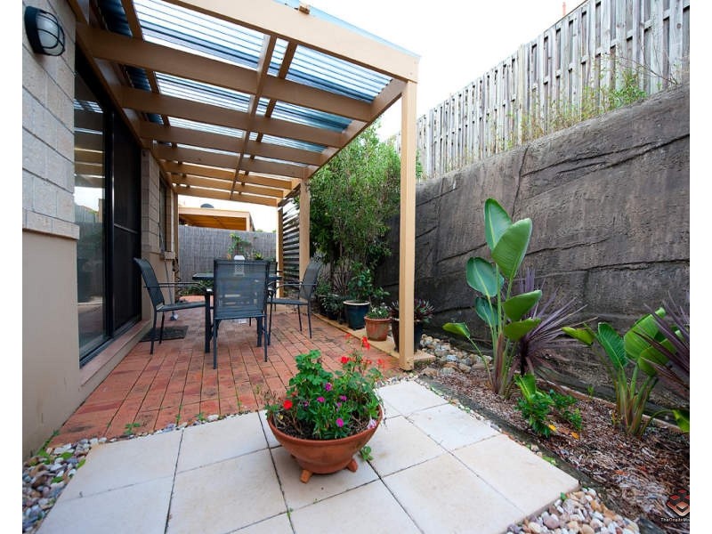 ID:3906712/24 Amsonia Court, Arundel QLD 4214