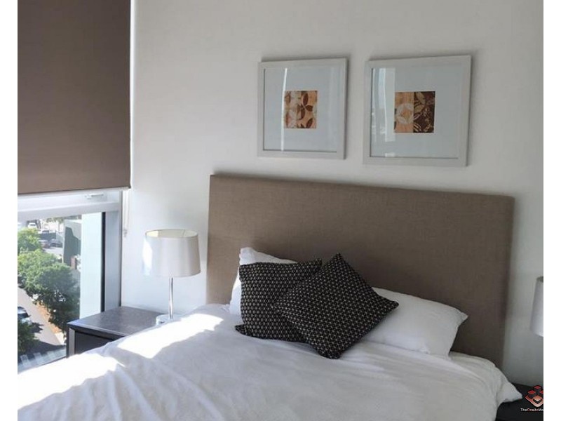 ID:3907224/ 2 Harbour Road, Hamilton QLD 4007