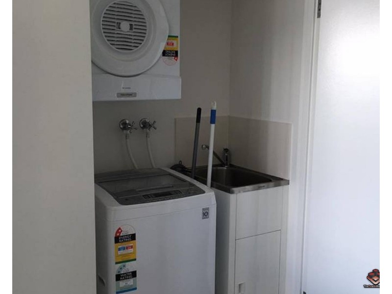 ID:3907224/ 2 Harbour Road, Hamilton QLD 4007