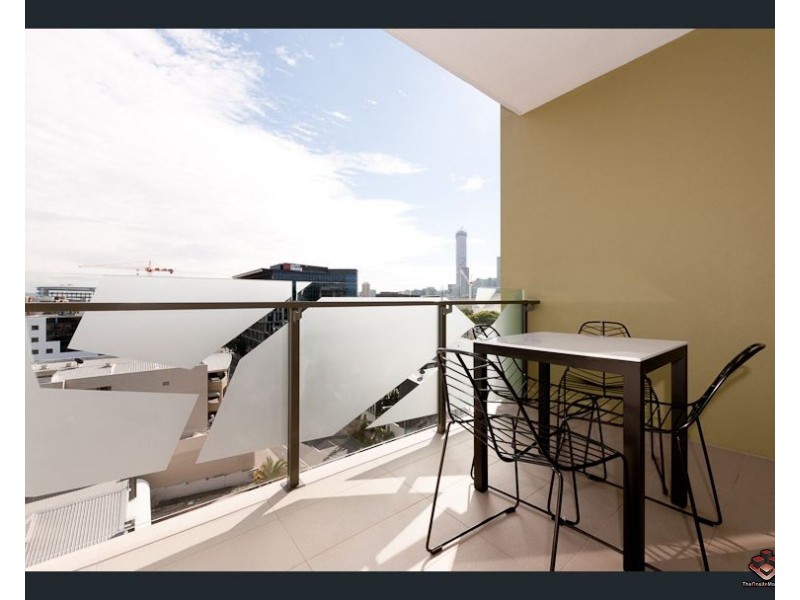 1 BED F.FURNISHED/27 Russell Street, South Brisbane QLD 4101