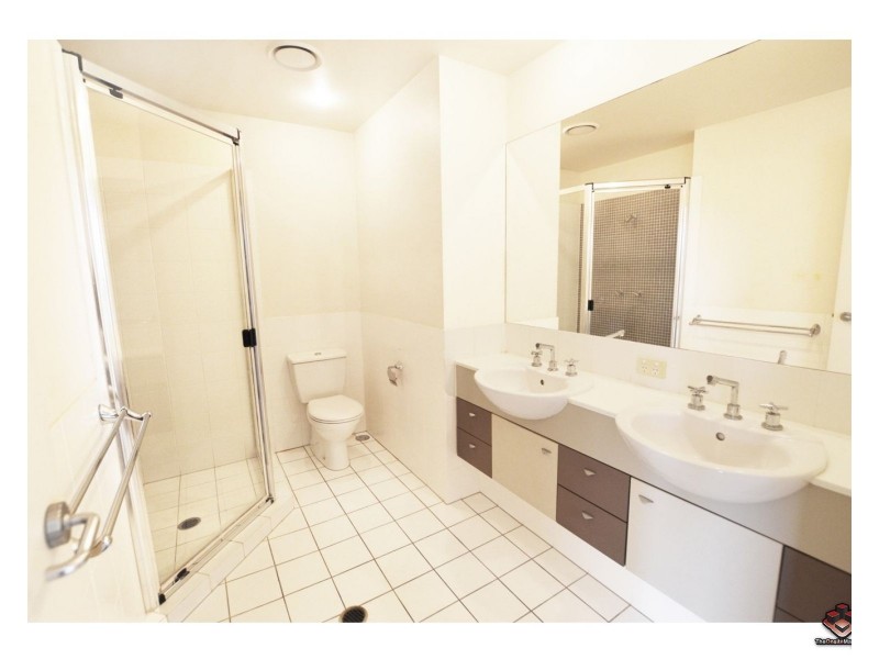 ID:3914832/19 Carina Peak Drive, Varsity Lakes QLD 4227