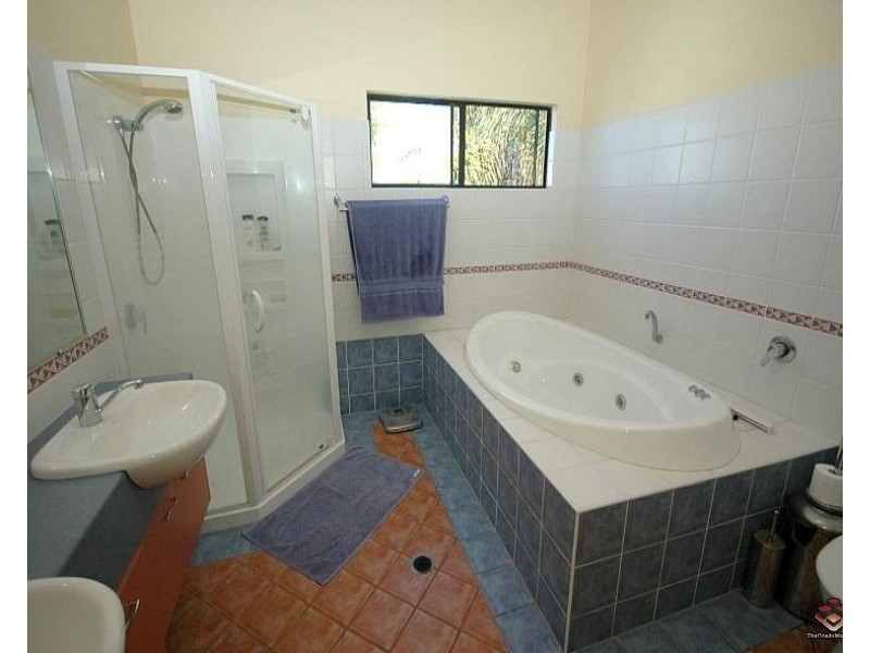 Point Vernon QLD 4655