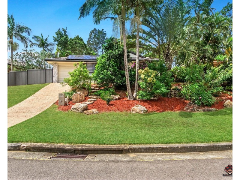 4 Edgeworth Place, Helensvale QLD 4212