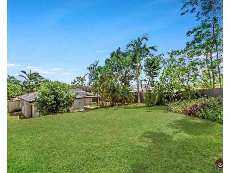 4 Edgeworth Place, Helensvale QLD 4212