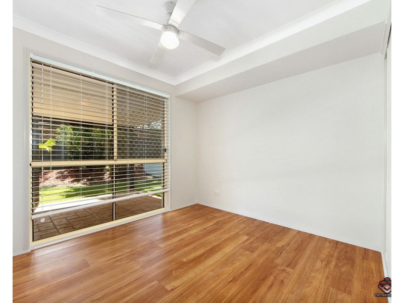 4 Edgeworth Place, Helensvale QLD 4212