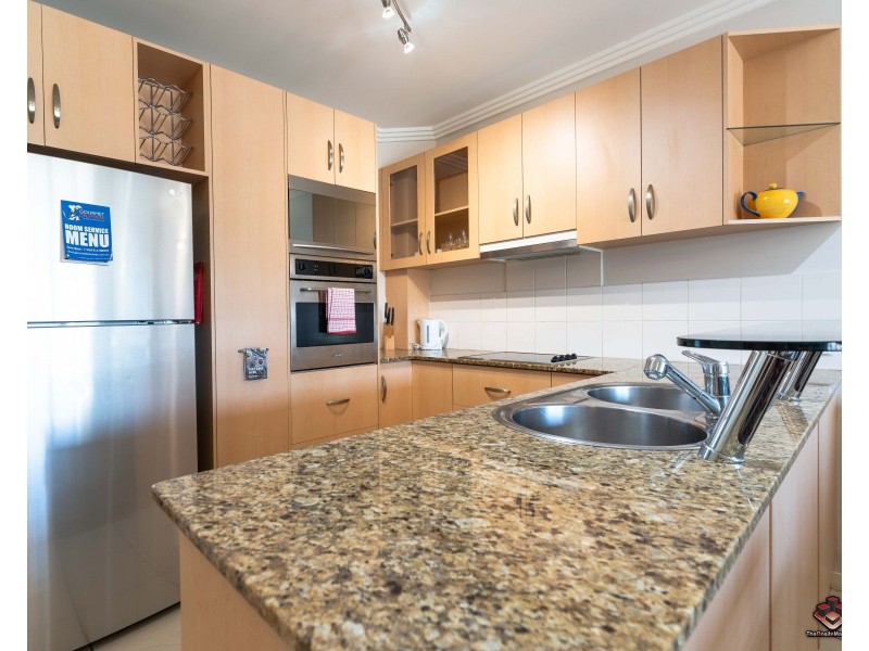 ID:3914910/77 Spence Street, Cairns City QLD 4870