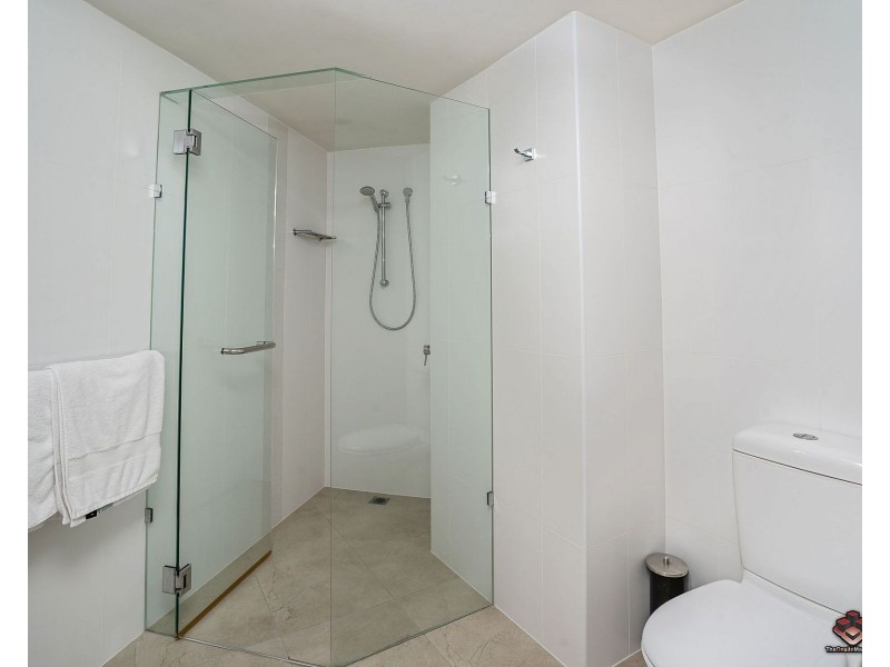 ID:3915160/28 Bayview Street, Runaway Bay QLD 4216