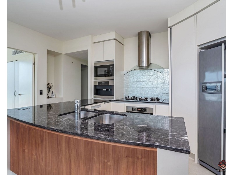 ID:3915160/28 Bayview Street, Runaway Bay QLD 4216