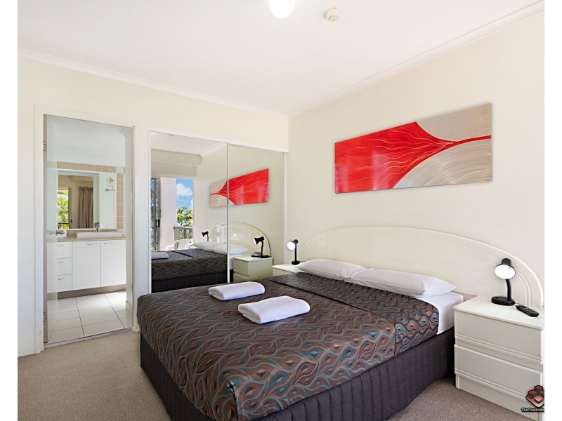 ID:3915169/220 Marine Parade, Labrador QLD 4215
