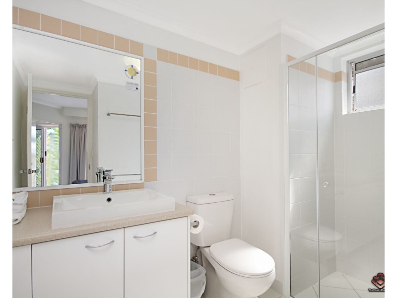 ID:3915169/220 Marine Parade, Labrador QLD 4215