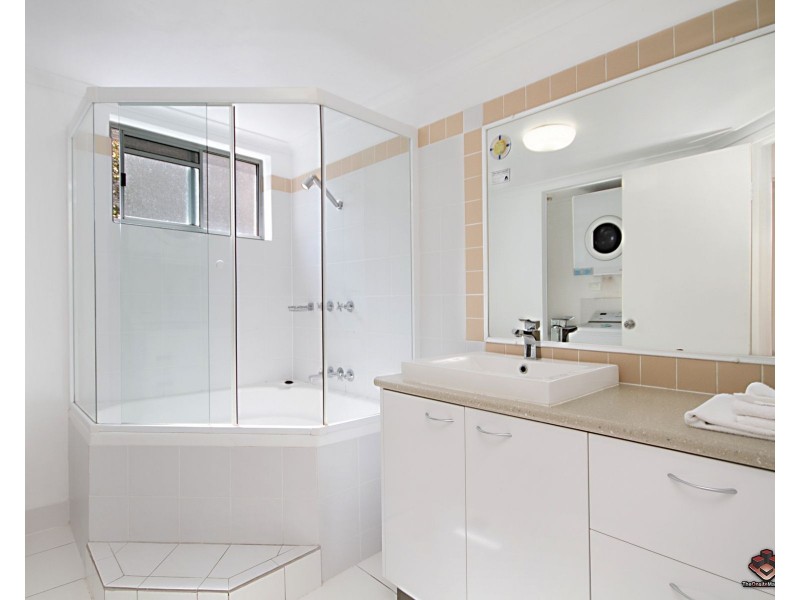 ID:3915169/220 Marine Parade, Labrador QLD 4215