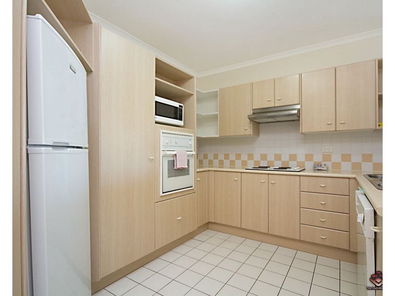 ID:3915169/220 Marine Parade, Labrador QLD 4215