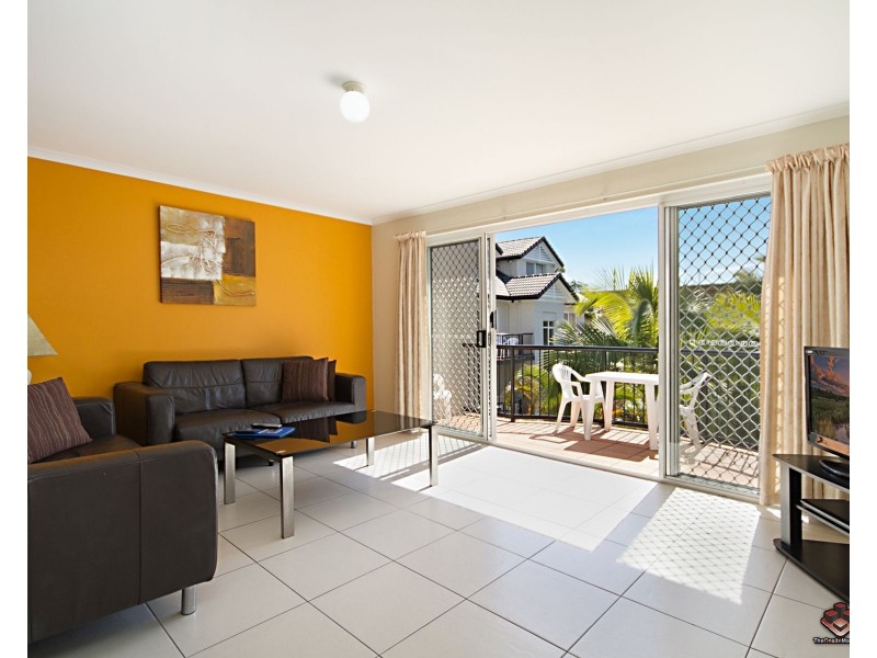 ID:3915169/220 Marine Parade, Labrador QLD 4215
