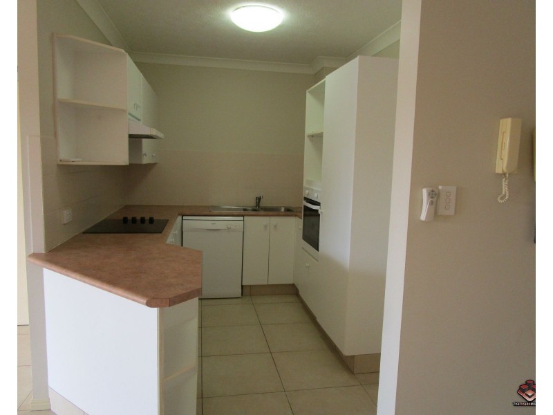ID:3915182/5 Ocean Street, Coolangatta QLD 4225