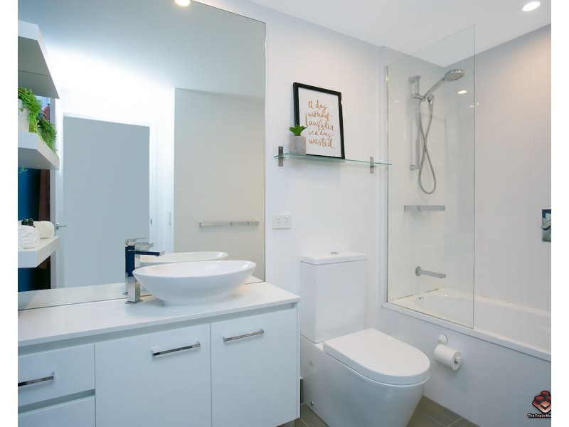 417/19 Imperial Parade, Labrador QLD 4215