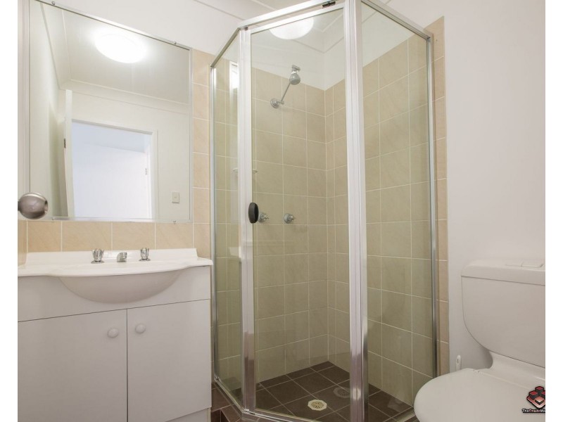 ID:3915492/7 Brown Street, Labrador QLD 4215